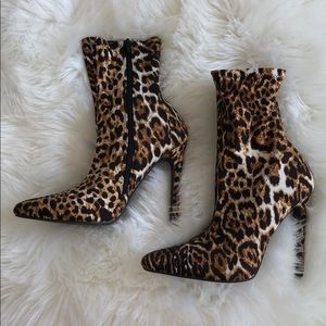 Leopard print bootie heels - Size 7